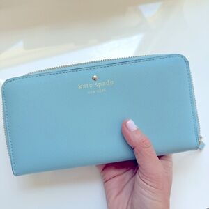 Kate Spade Baby Blue Wallet Large Zipper Close Mint Condition